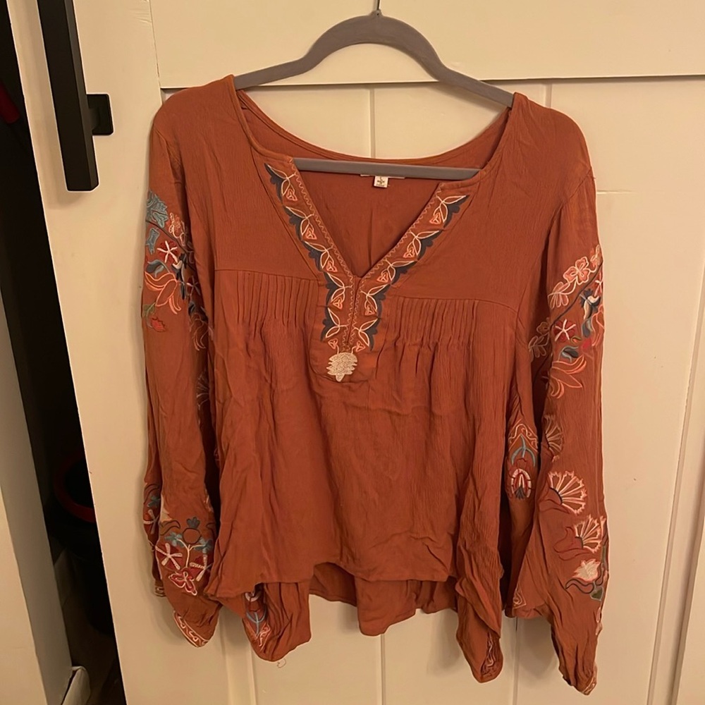 Embroidery Details Easel brand -Blu Halo Boutique